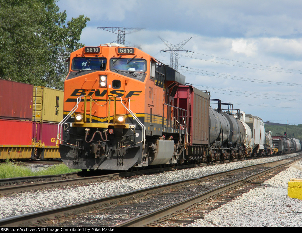 BNSF 5810